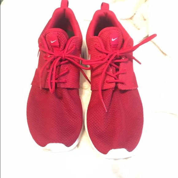 red roshes mens